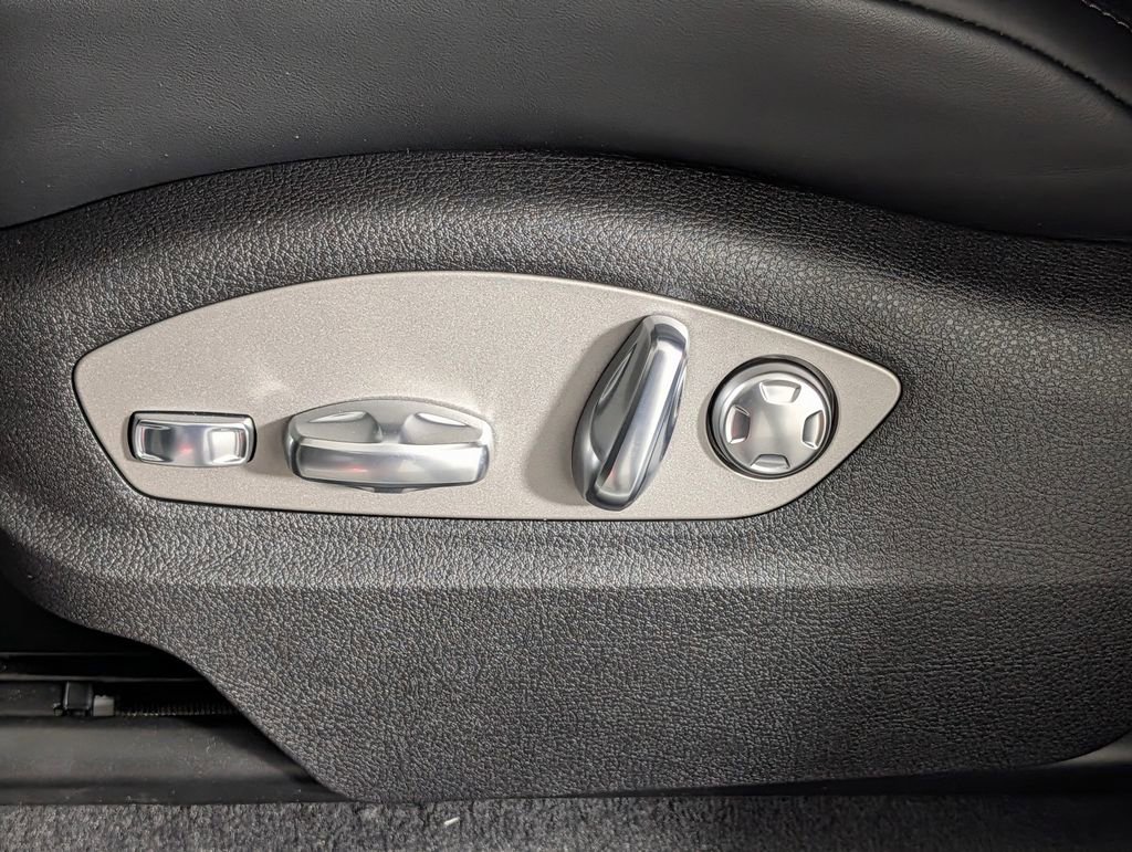 New 2026 Porsche Macan image 28