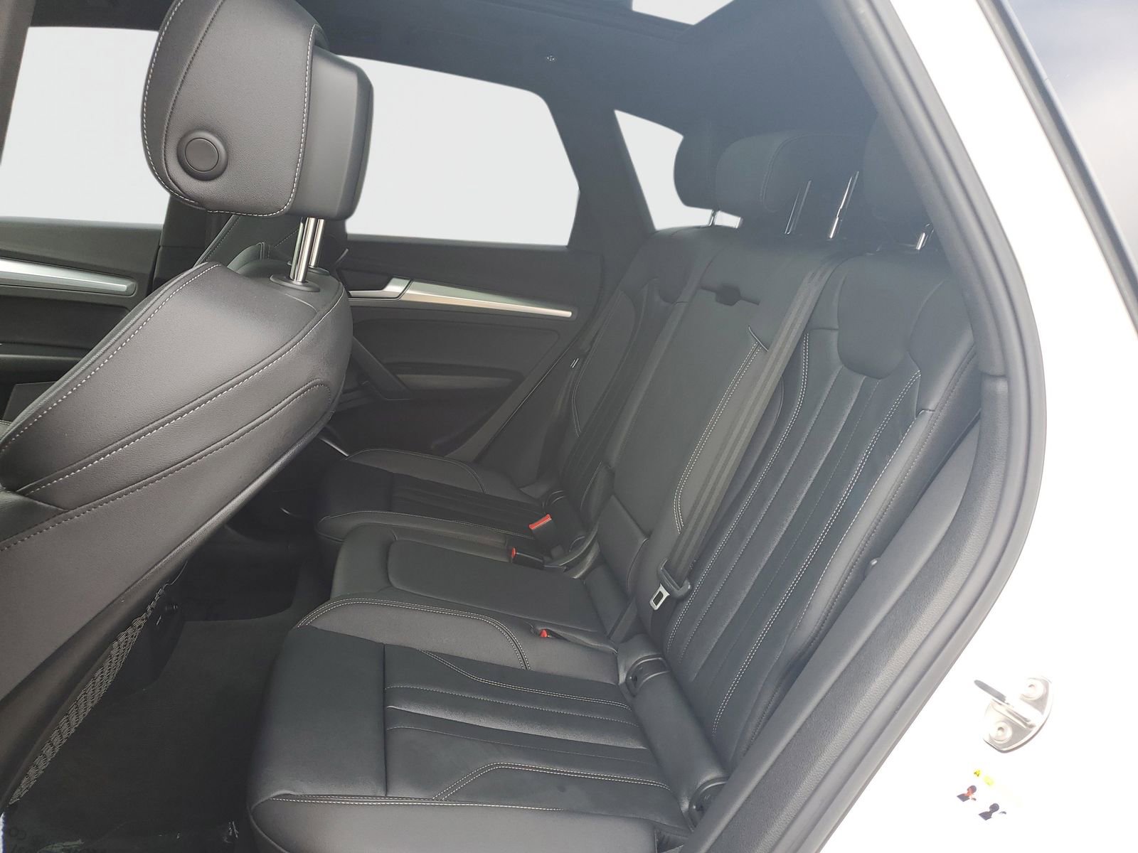 Used 2024 Audi Q5 2.0T Premium w/ Summer of Audi Package AWD/4WD image 14