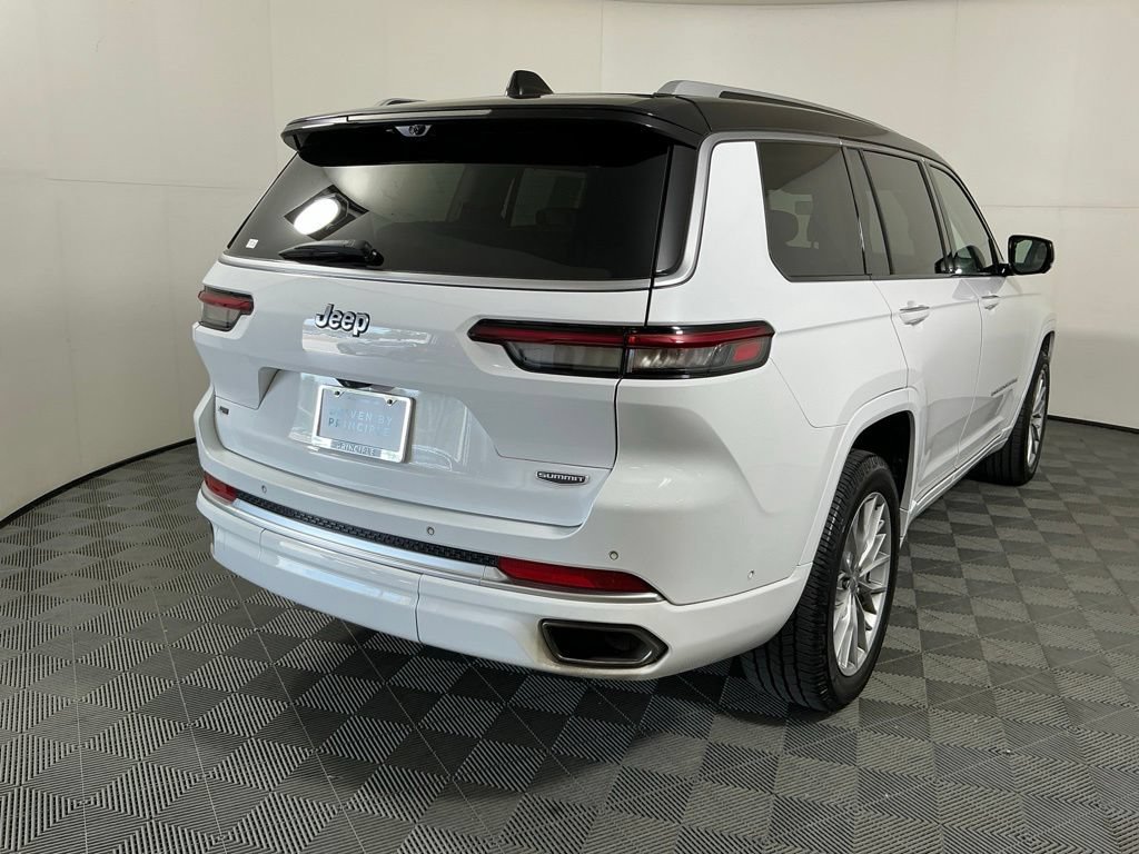 Used 2023 Jeep Grand Cherokee L Summit w/ Advanced Protech Group IV RWD image 5