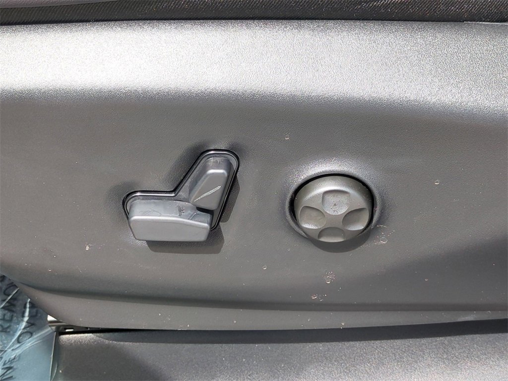 New 2026 Chrysler Pacifica Select w/ S Appearance Package image 21