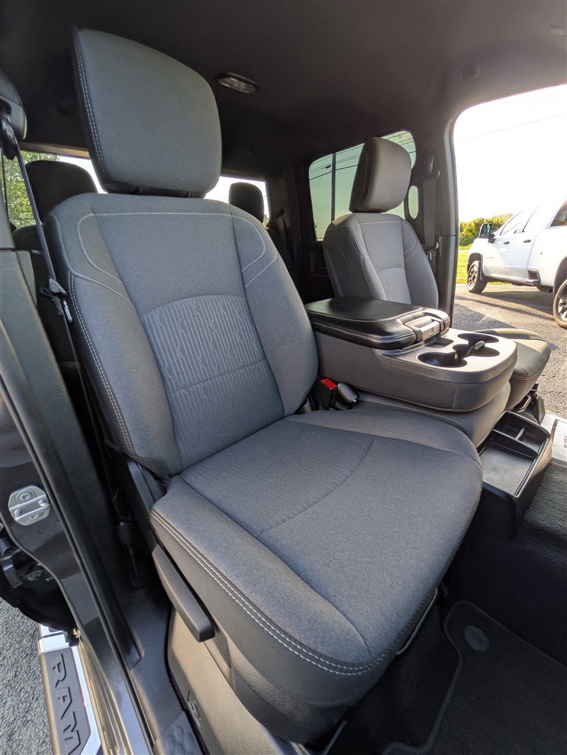 Used 2024 RAM 2500 Tradesman w/ Chrome Appearance Group image 21