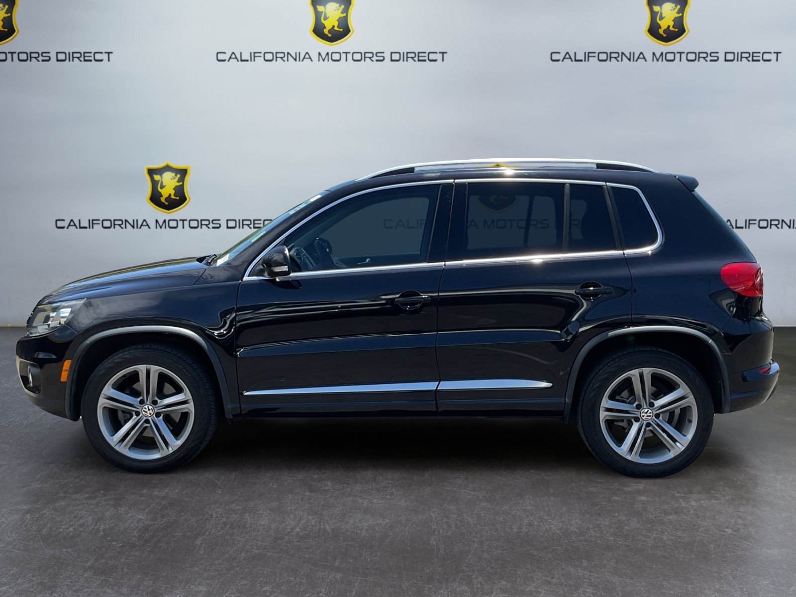 Used 2017 Volkswagen Tiguan Sport AWD/4WD image 8