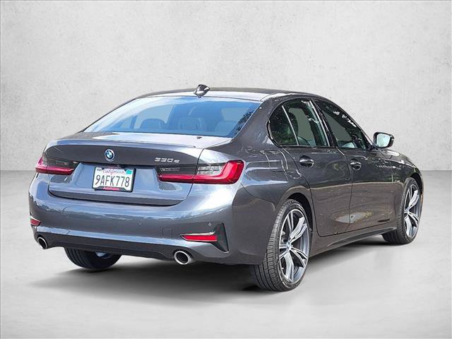 Certified 2022 BMW 330e w/ Premium Package RWD image 5