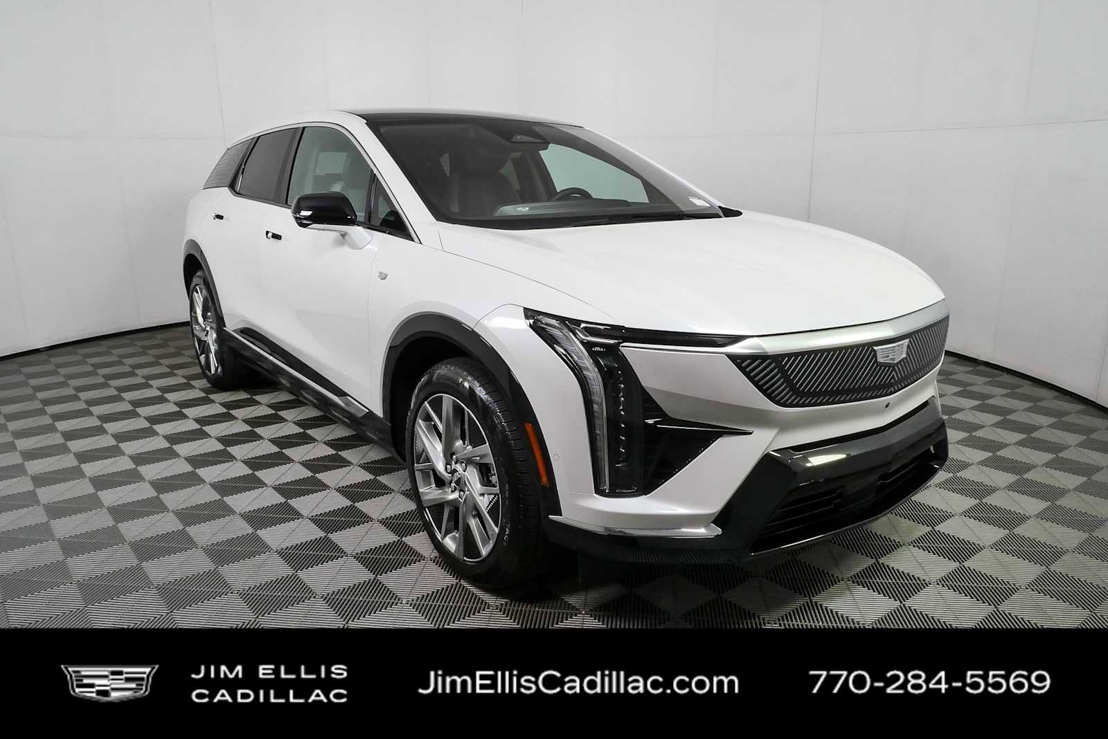Used 2025 Cadillac Optiq Luxury 1