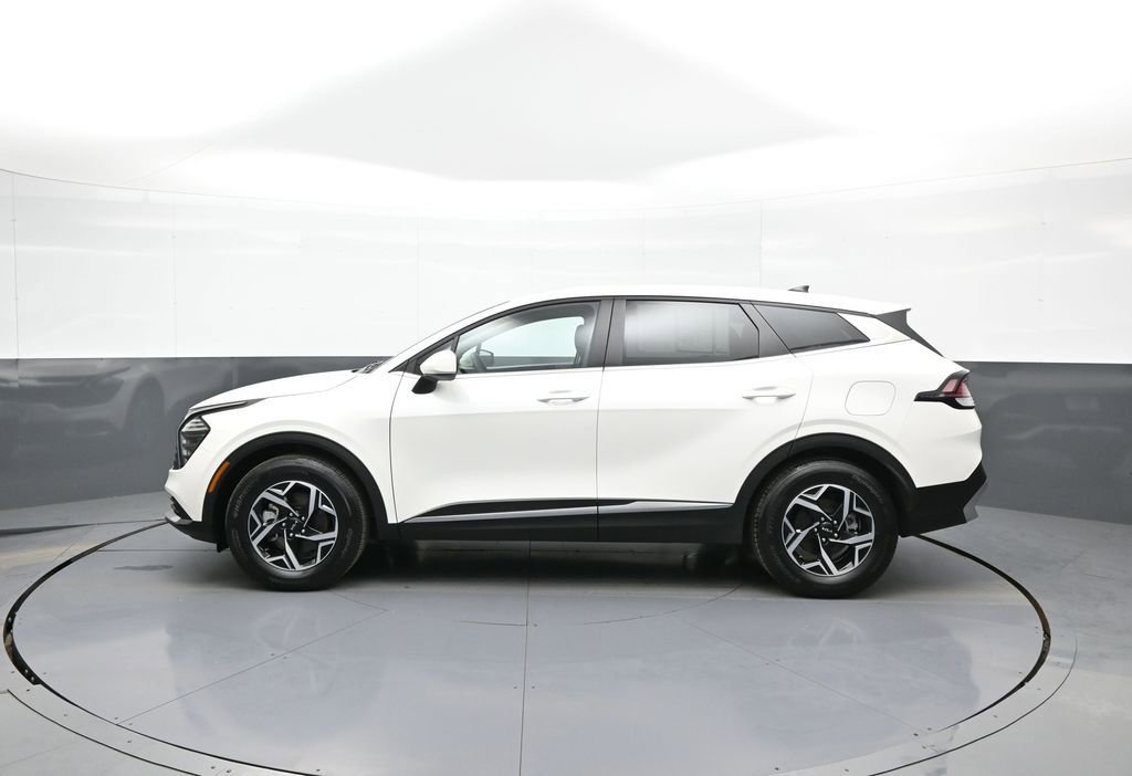 Certified 2025 Kia Sportage LX FWD image 9