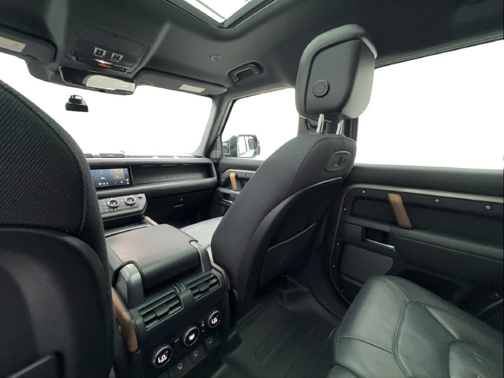 Used 2021 Land Rover Defender 110 X AWD/4WD image 43