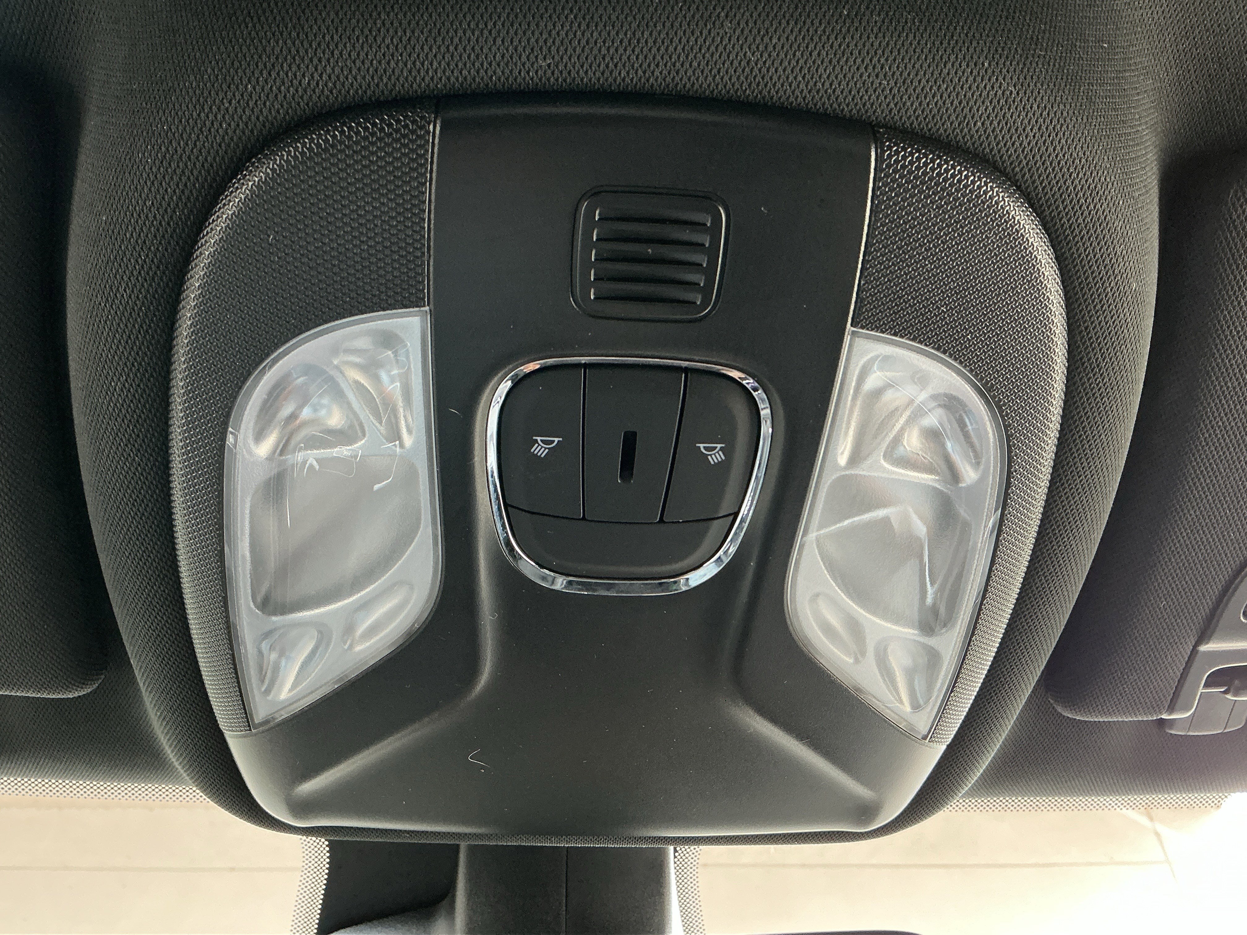 Used 2023 Jeep Compass Latitude AWD/4WD image 16