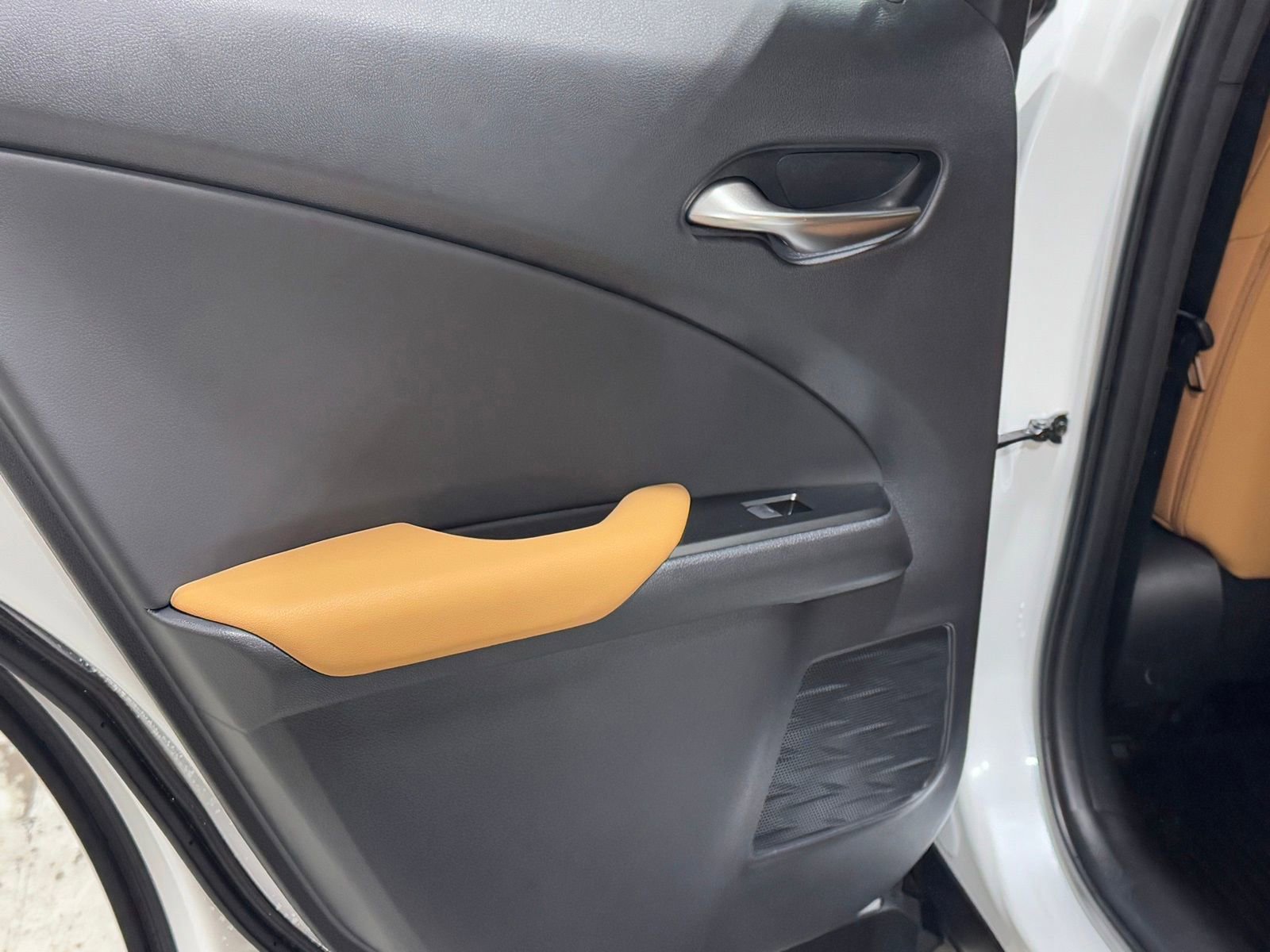 Used 2025 Lexus UX 300h AWD image 36