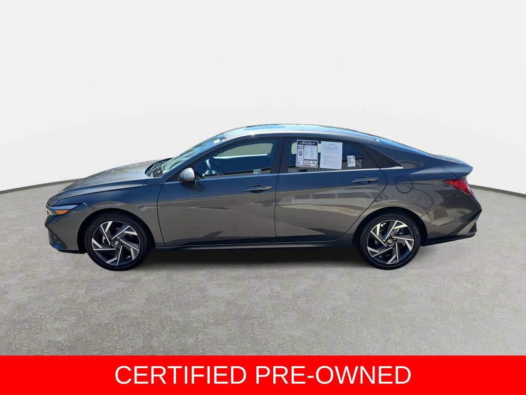 Certified 2025 Hyundai Elantra SEL w/ Cargo Package FWD image 8