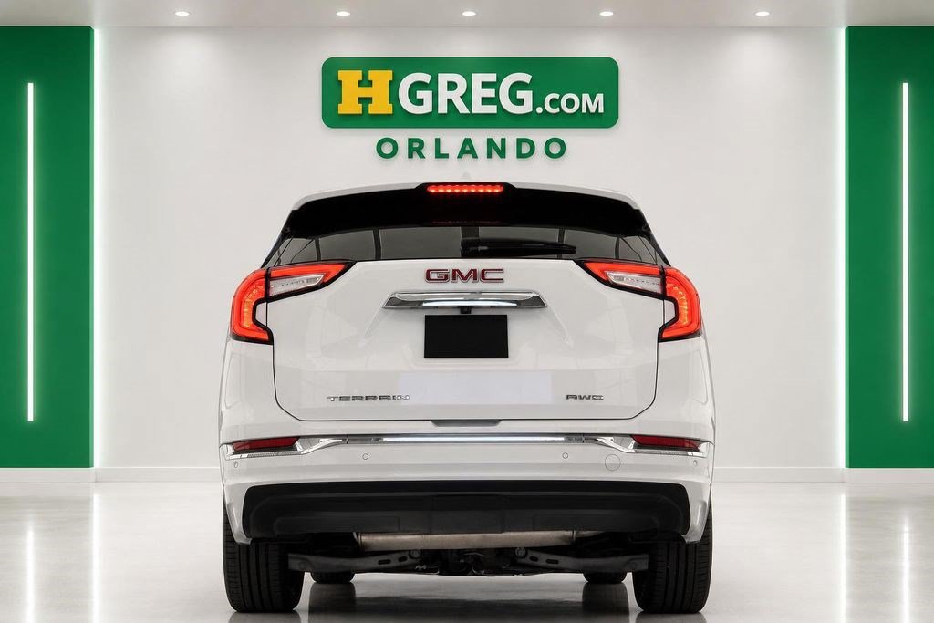 Used 2022 GMC Terrain Denali w/ Denali Premium Package AWD/4WD image 8
