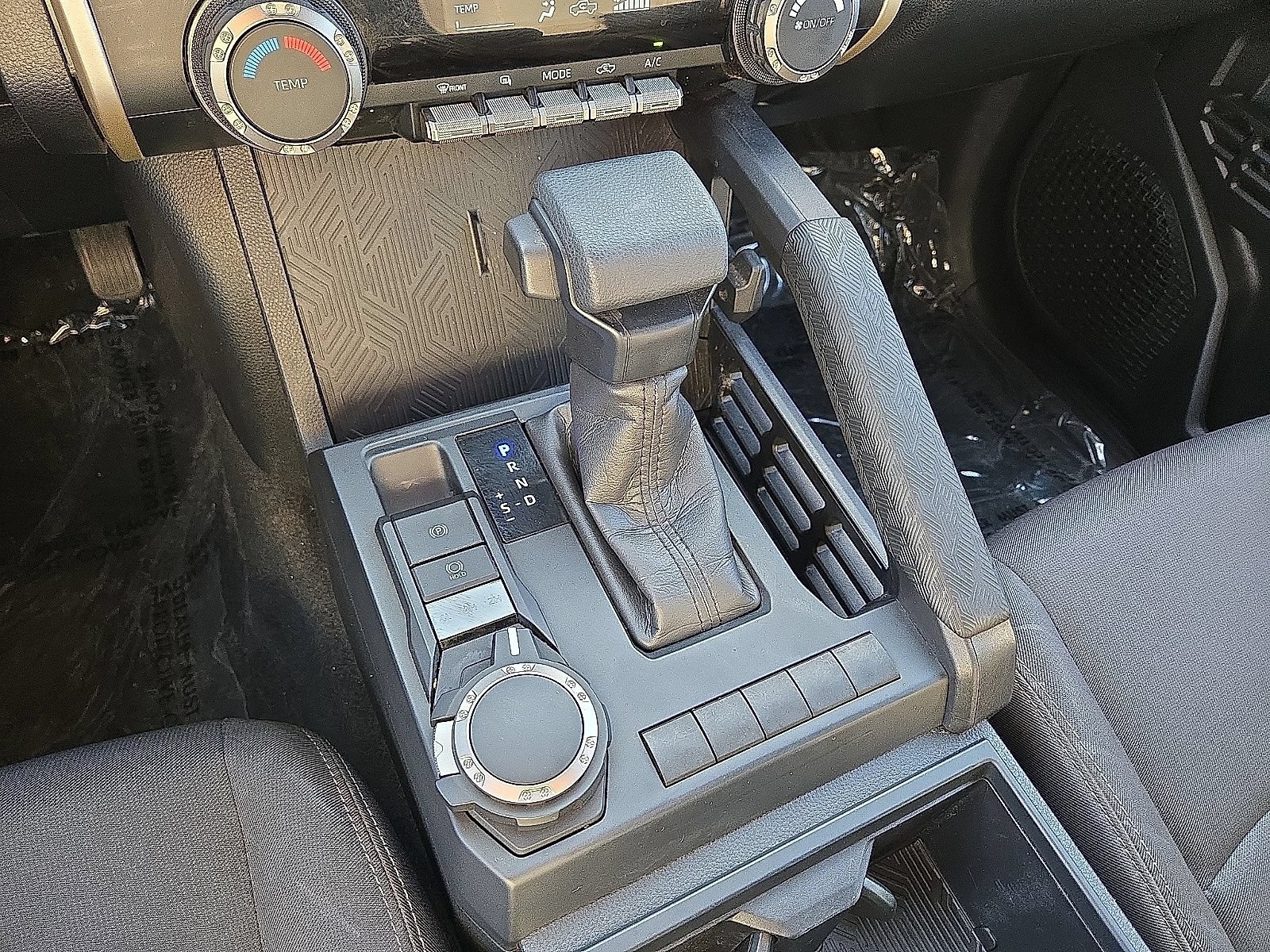 Used 2025 Toyota Tacoma SR AWD/4WD image 27