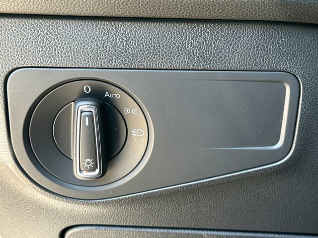 Used 2023 Volkswagen Tiguan SE R-Line image 32