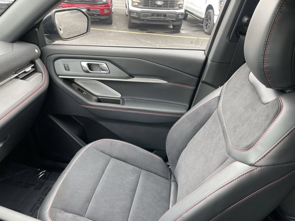 New 2026 Ford Explorer ST image 25