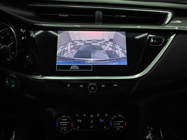 Used 2022 Buick Encore GX Essence FWD image 25