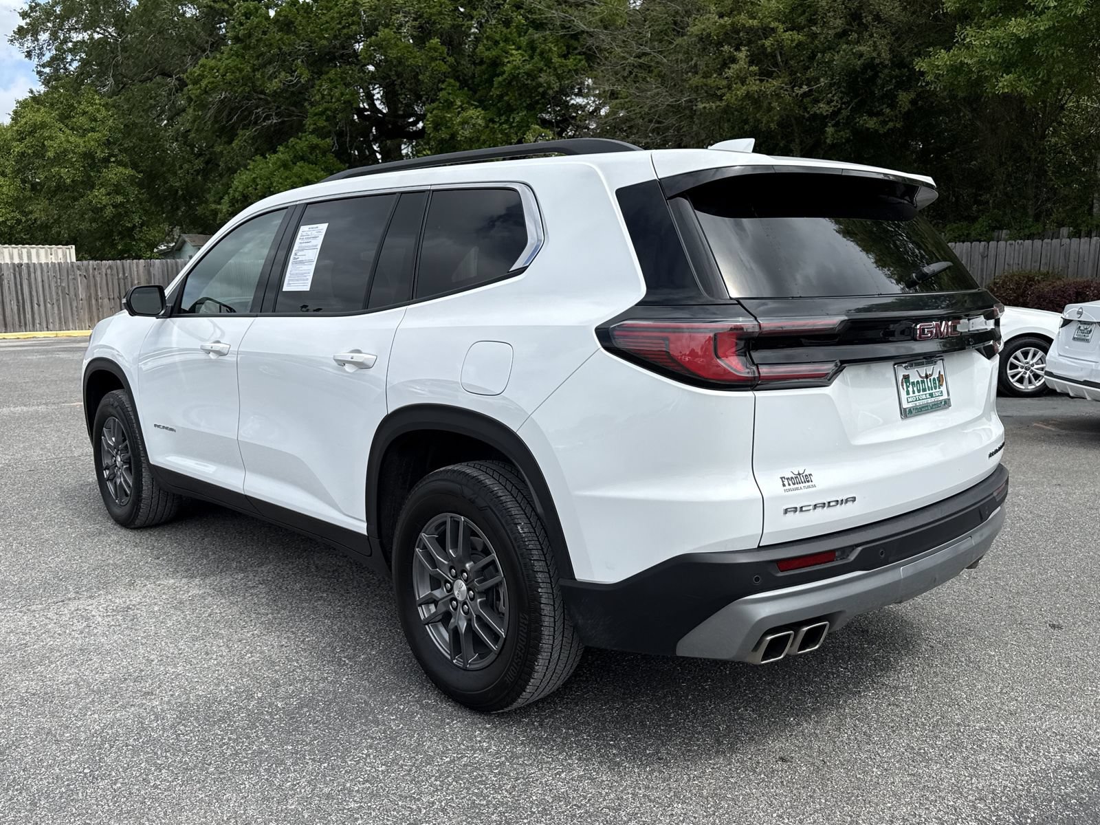 Used 2025 GMC Acadia Elevation FWD image 3
