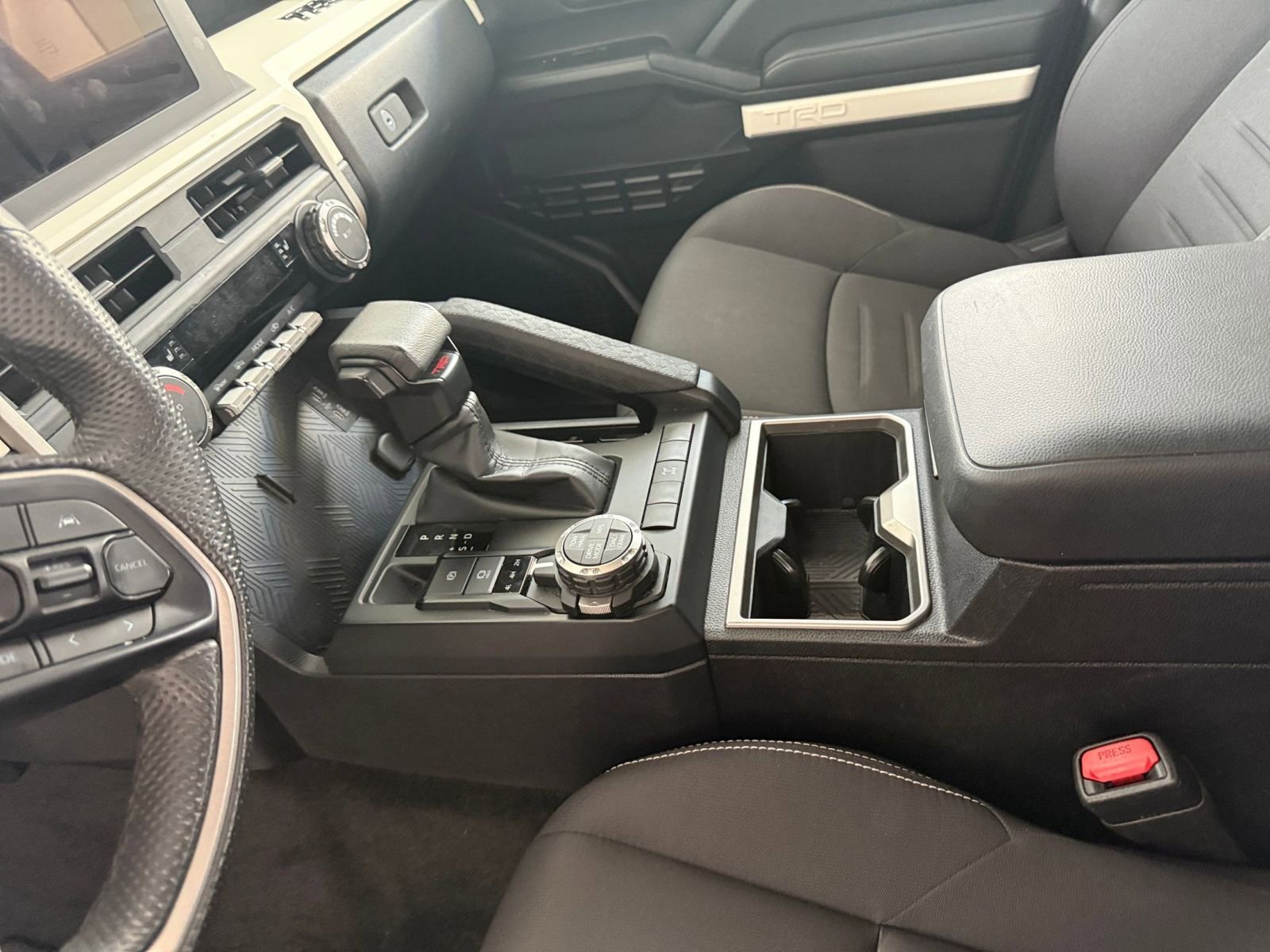 Used 2024 Toyota Tacoma TRD Off-Road AWD/4WD image 40