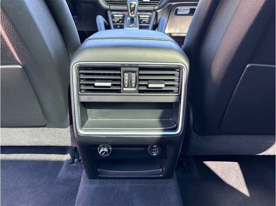 Used 2019 Porsche Cayenne image 45