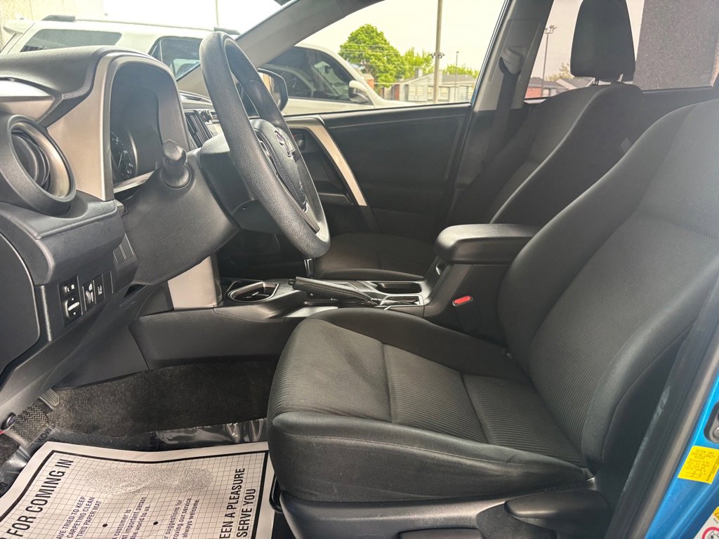 Used 2018 Toyota RAV4 LE w/ All Weather Liner Package image 5