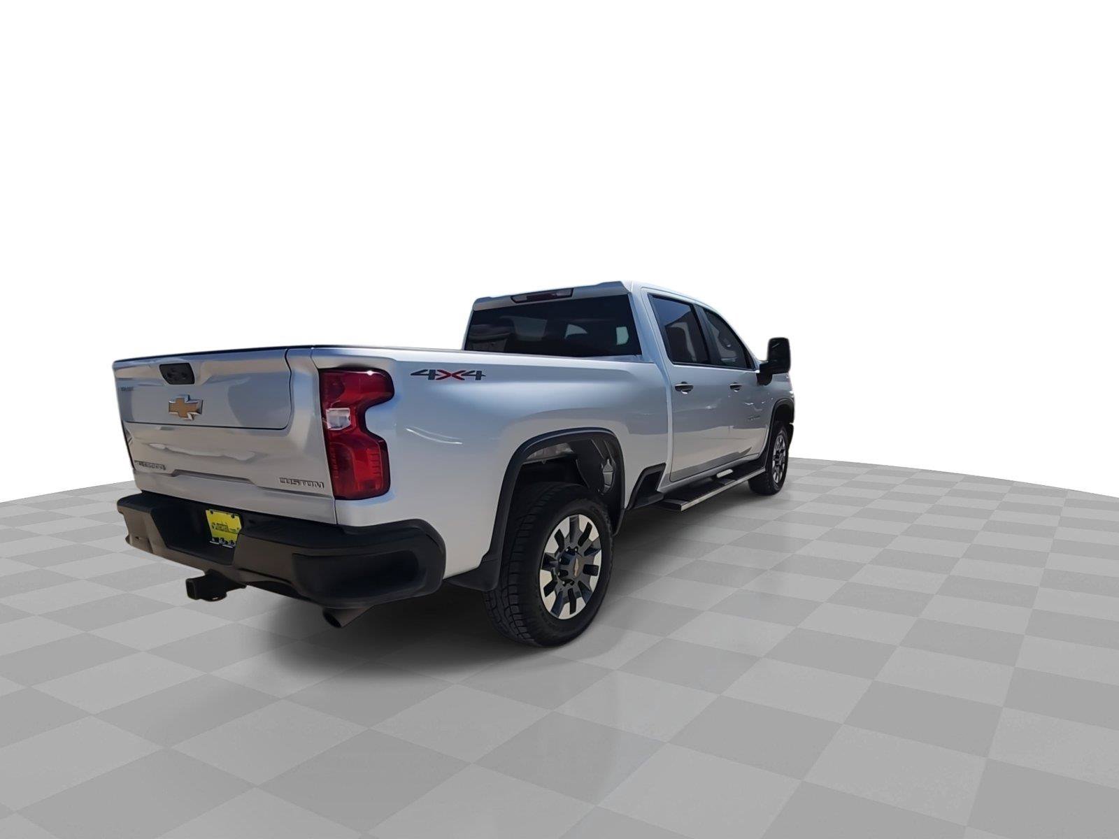 Used 2023 Chevrolet Silverado 2500 Custom w/ Custom Convenience Package AWD/4WD image 8
