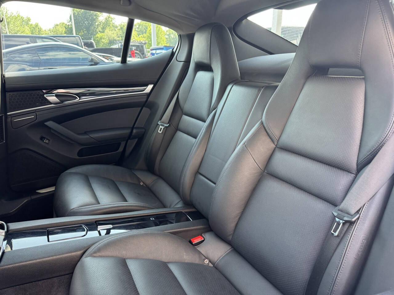Used 2015 Porsche Panamera S RWD image 28