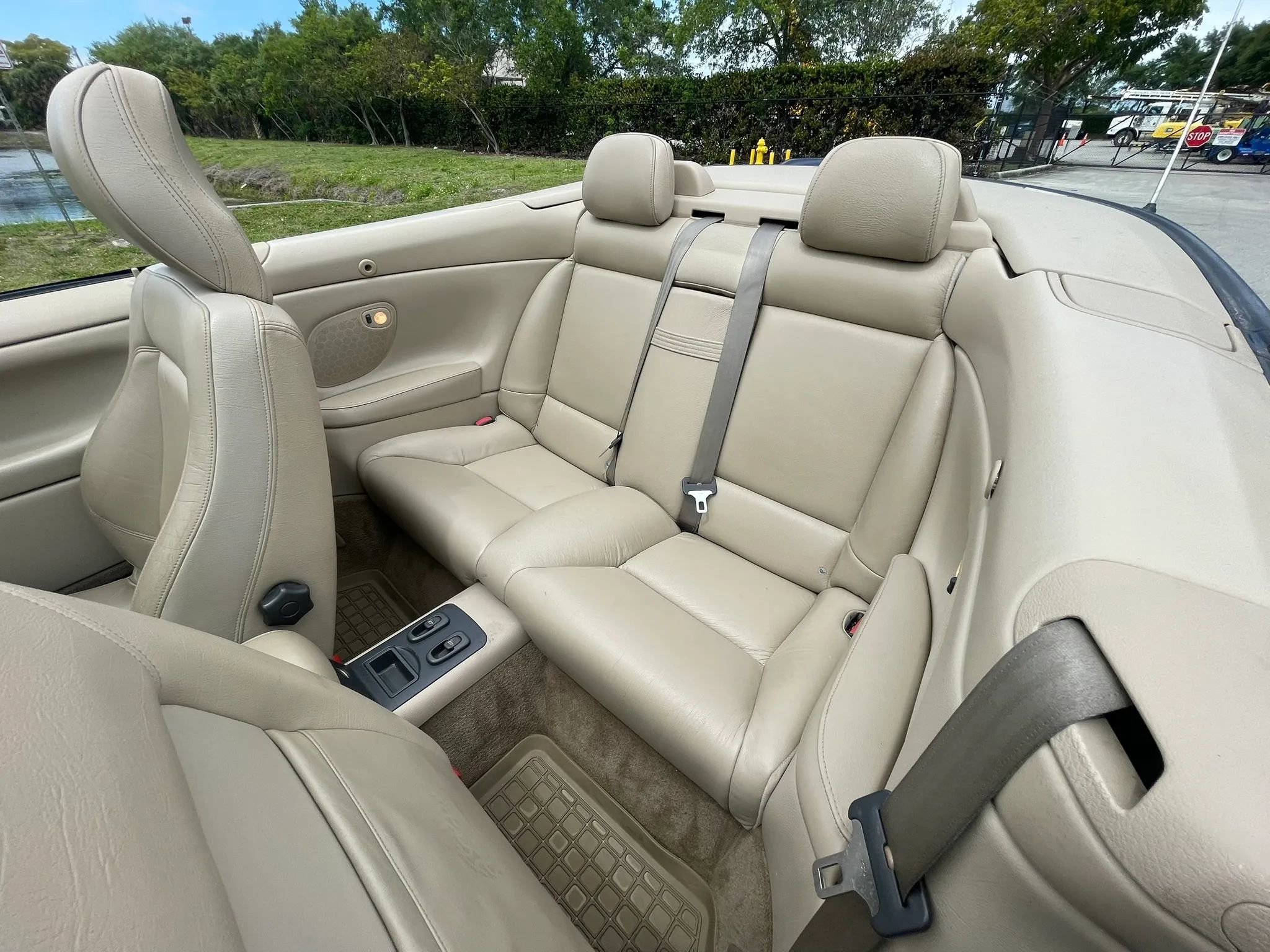 Used 2003 Volvo C70 LT image 36