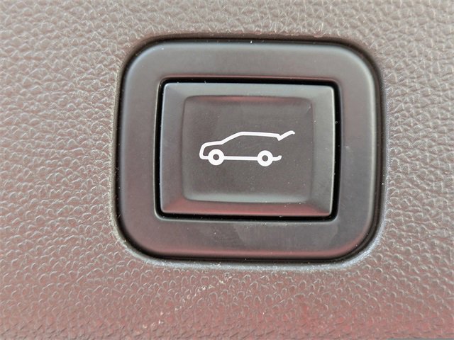 Used 2021 GMC Yukon Denali w/ Denali Ultimate Package image 13