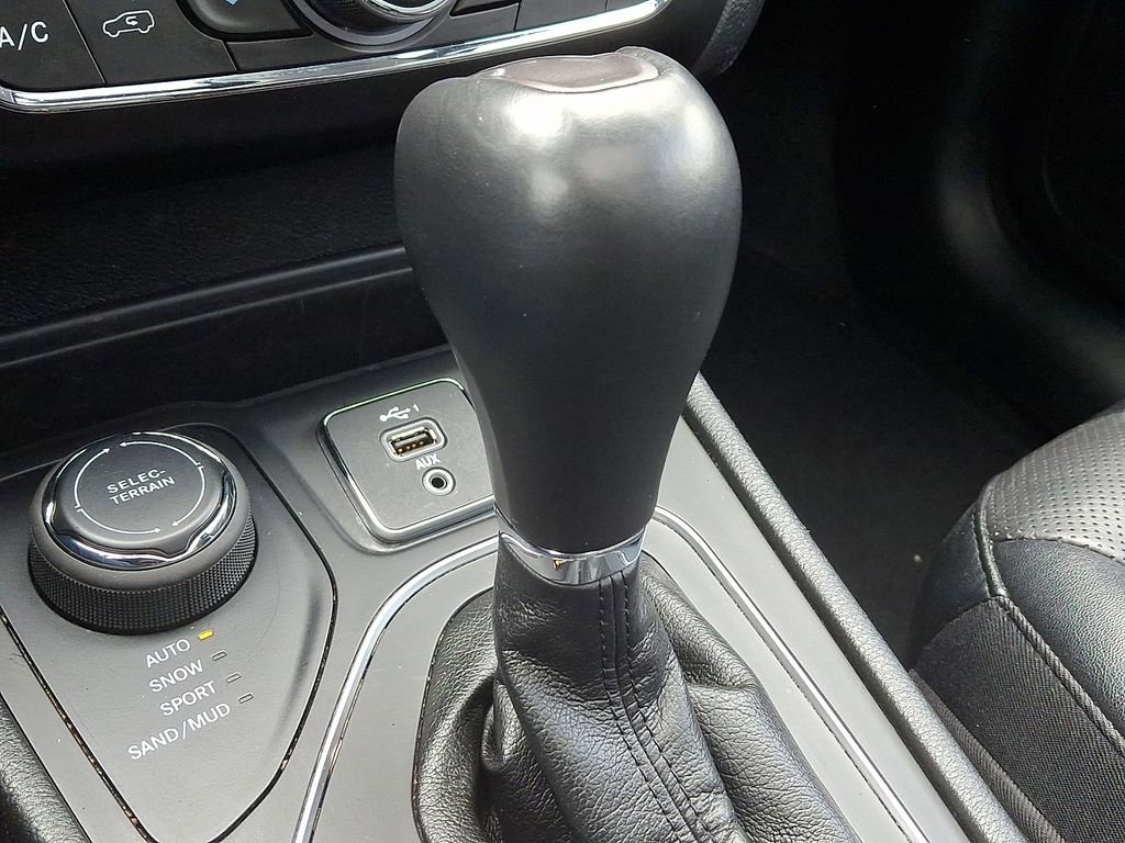 Used 2022 Jeep Cherokee Latitude Lux w/ Sun & Sound Group image 15