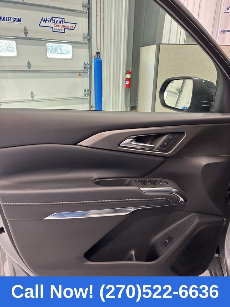 Used 2026 Chevrolet Traverse LT image 15