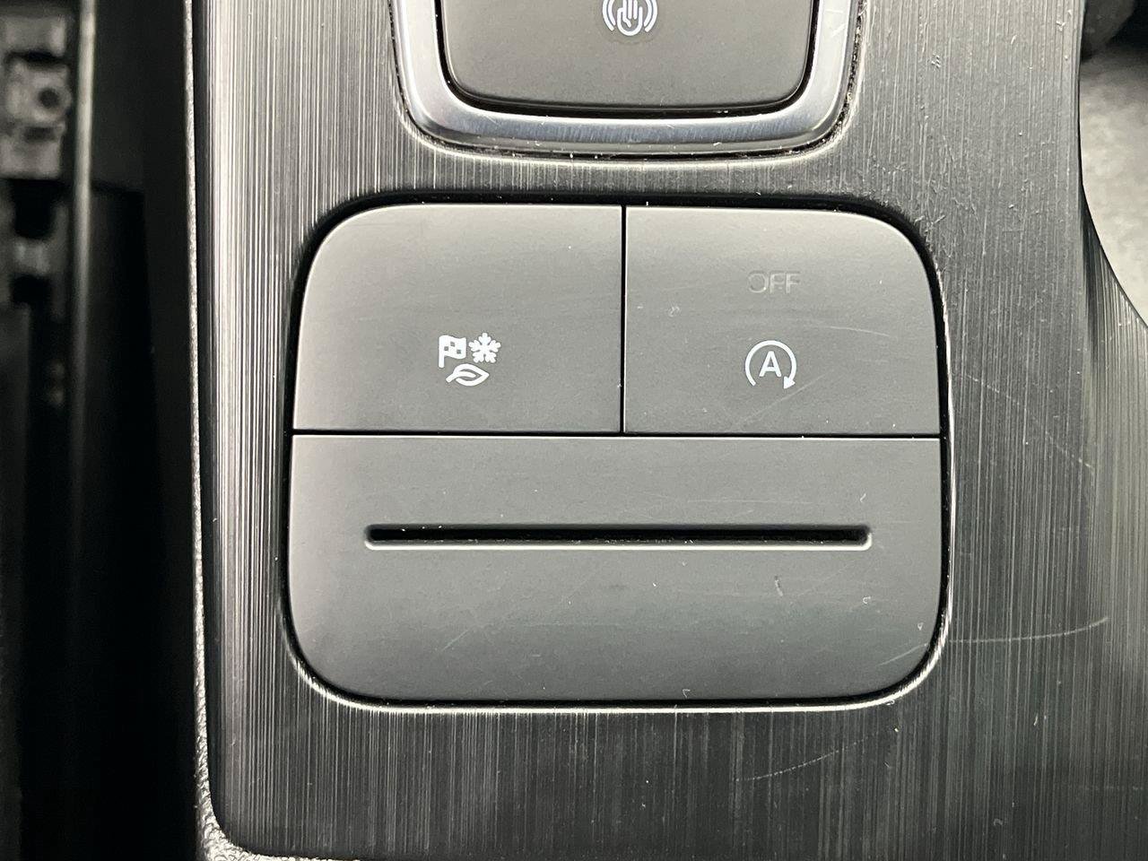 Certified 2025 Ford Escape Active AWD/4WD image 15