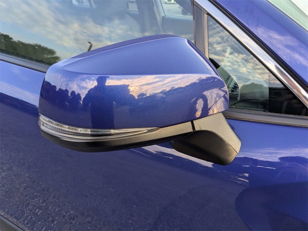 Used 2023 Toyota Corolla Cross XLE image 11