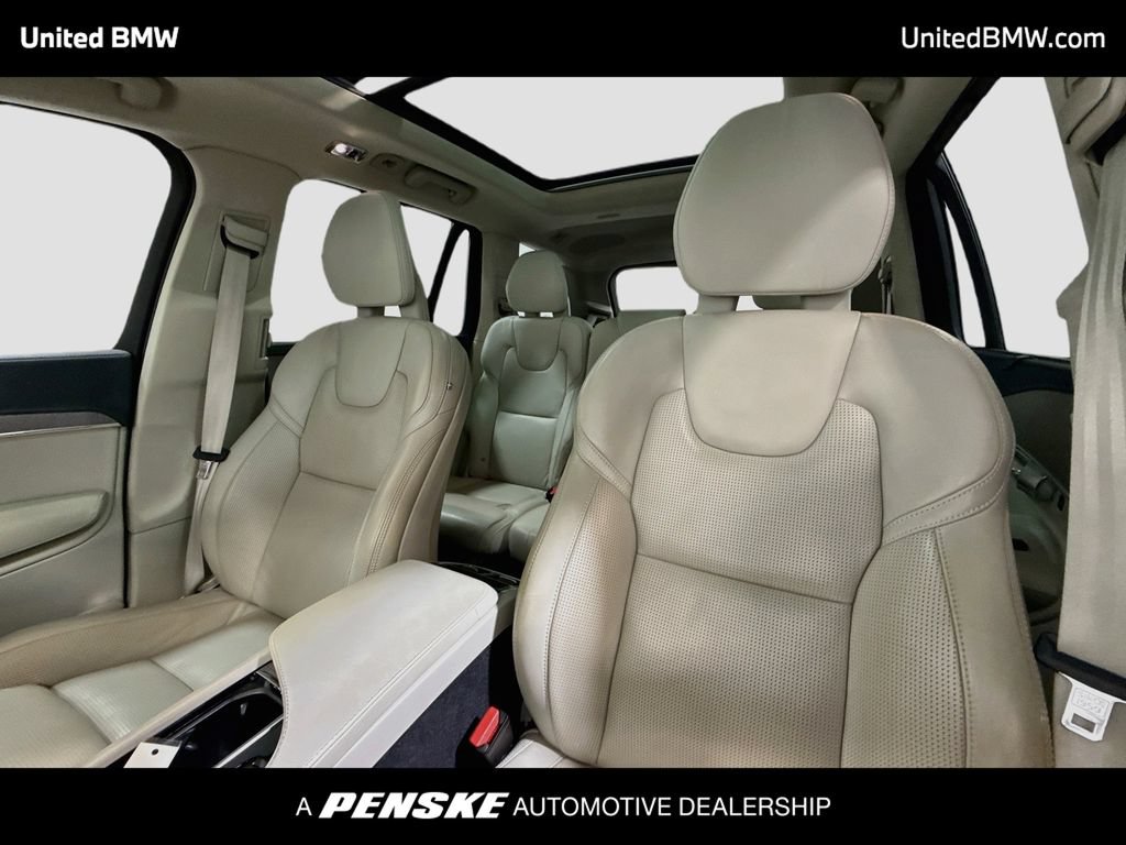 Used 2022 Volvo XC90 T8 Inscription w/ Lounge Package AWD/4WD image 12