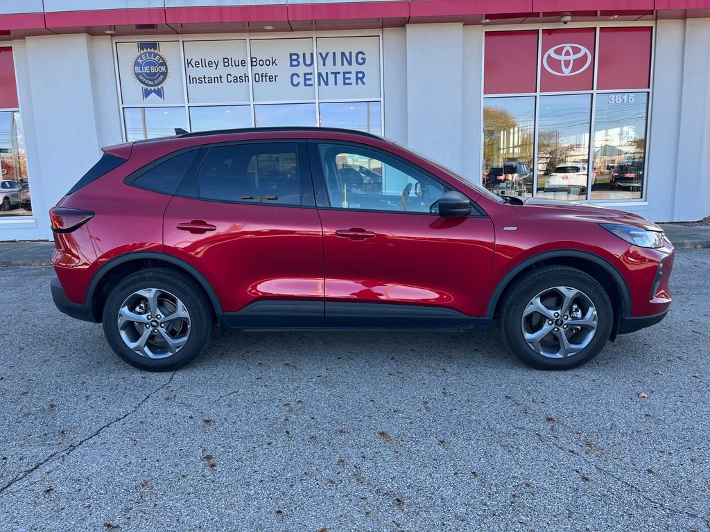 Used 2025 Ford Escape ST-Line image 30