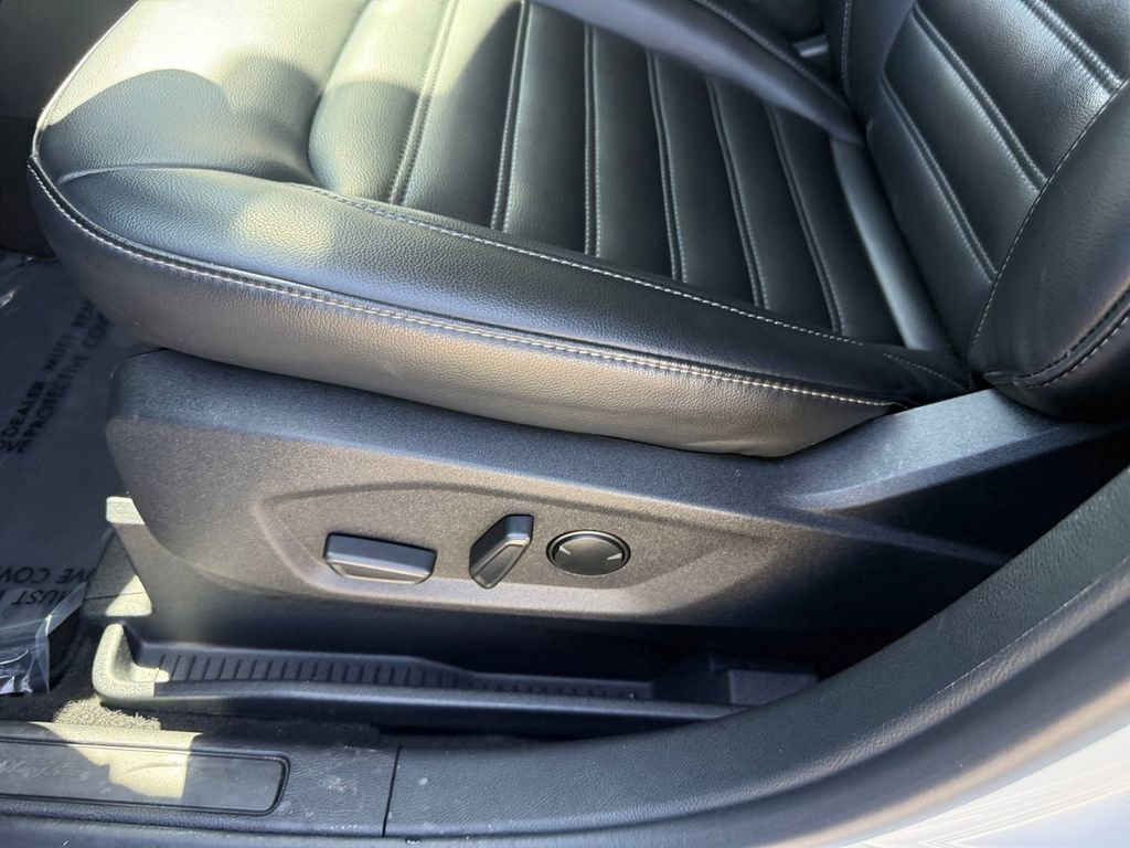 Used 2024 Ford Edge SEL image 12