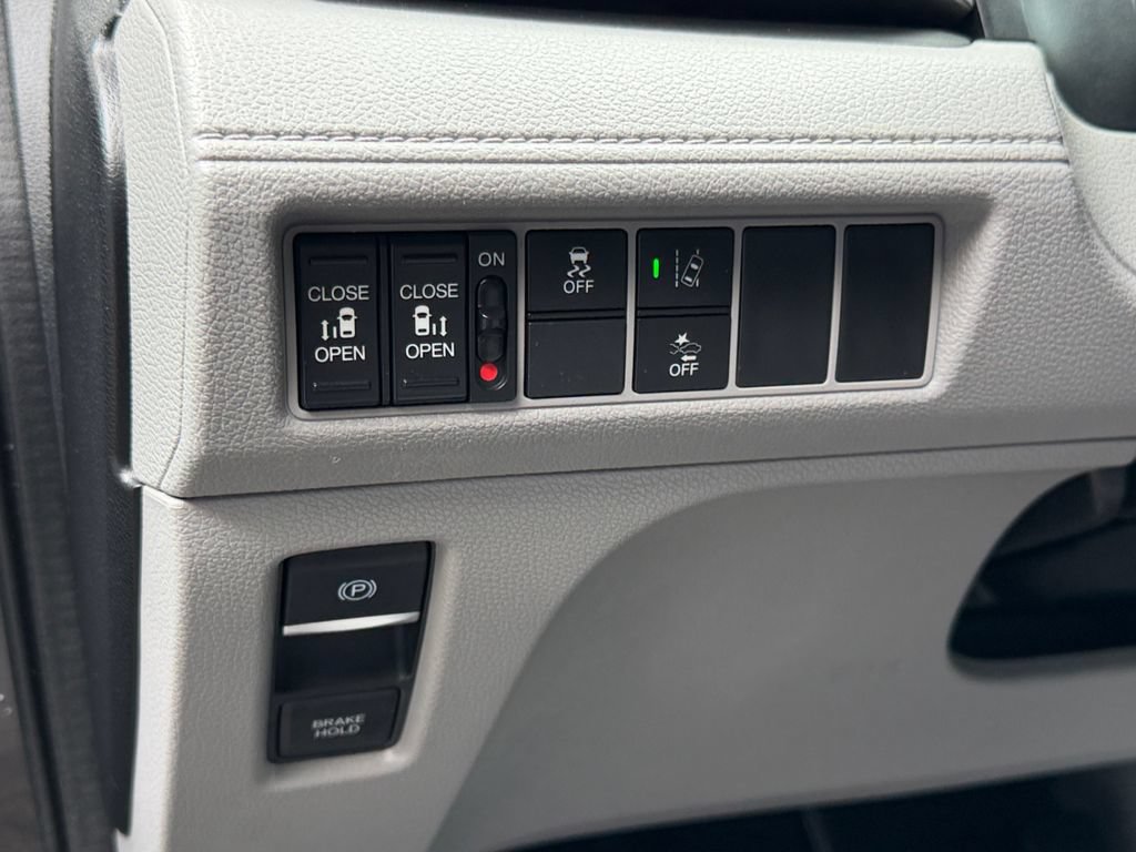 Used 2018 Honda Odyssey EX image 29