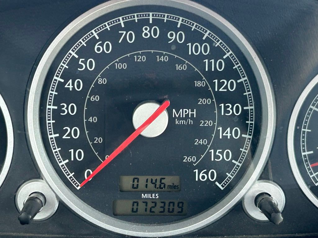 Used 2005 Chrysler Crossfire Limited RWD image 12
