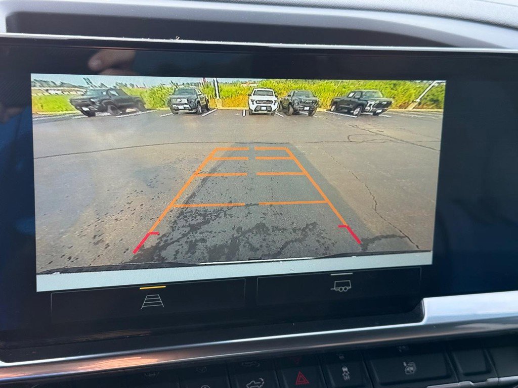 Used 2025 Chevrolet Silverado 1500 LT image 22