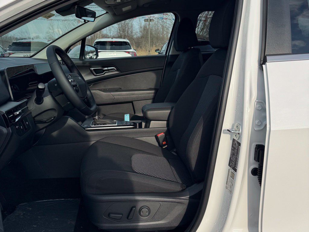 New 2026 Kia Sportage LX w/ LX Convenience Package FWD image 10