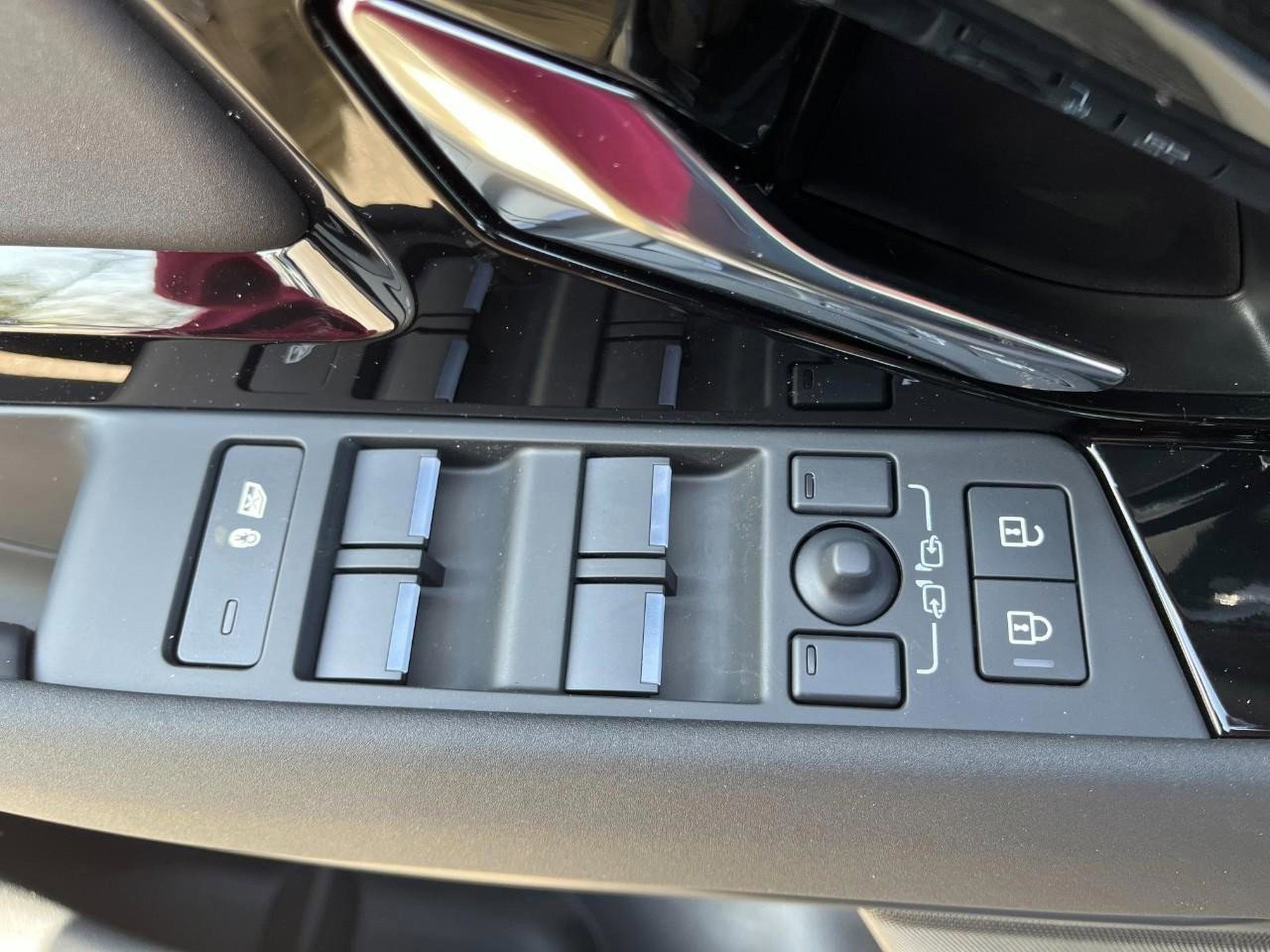 New 2026 Land Rover Range Rover Evoque Dynamic SE image 25