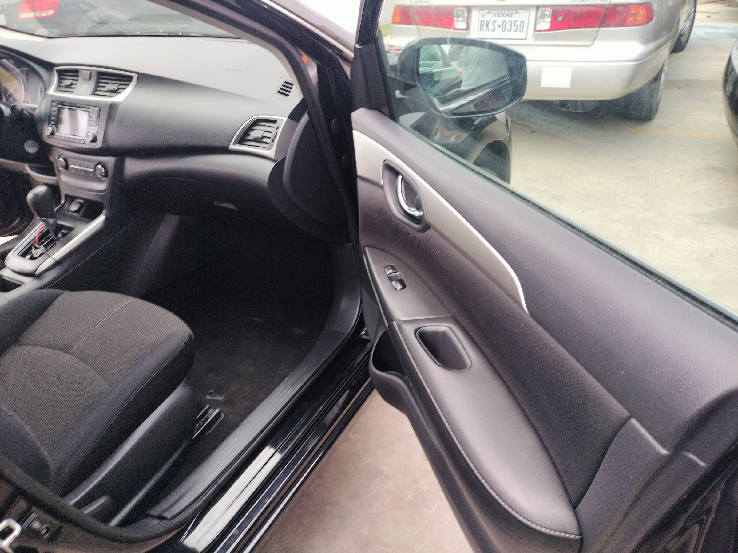 Used 2018 Nissan Sentra S image 5