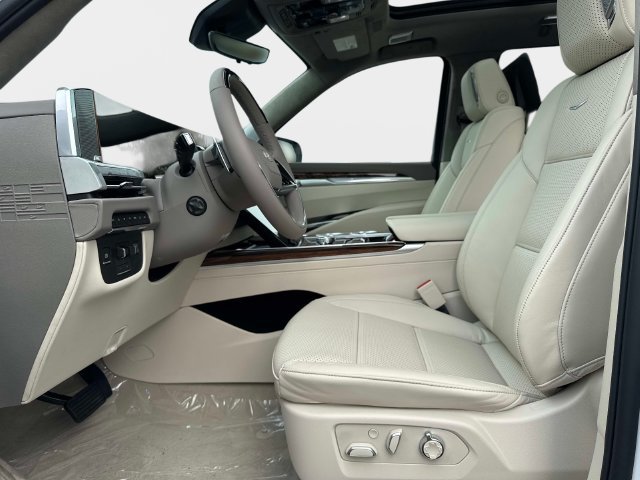 New 2026 Cadillac Escalade Platinum Sport w/ LPO, ONYX Package AWD/4WD image 19