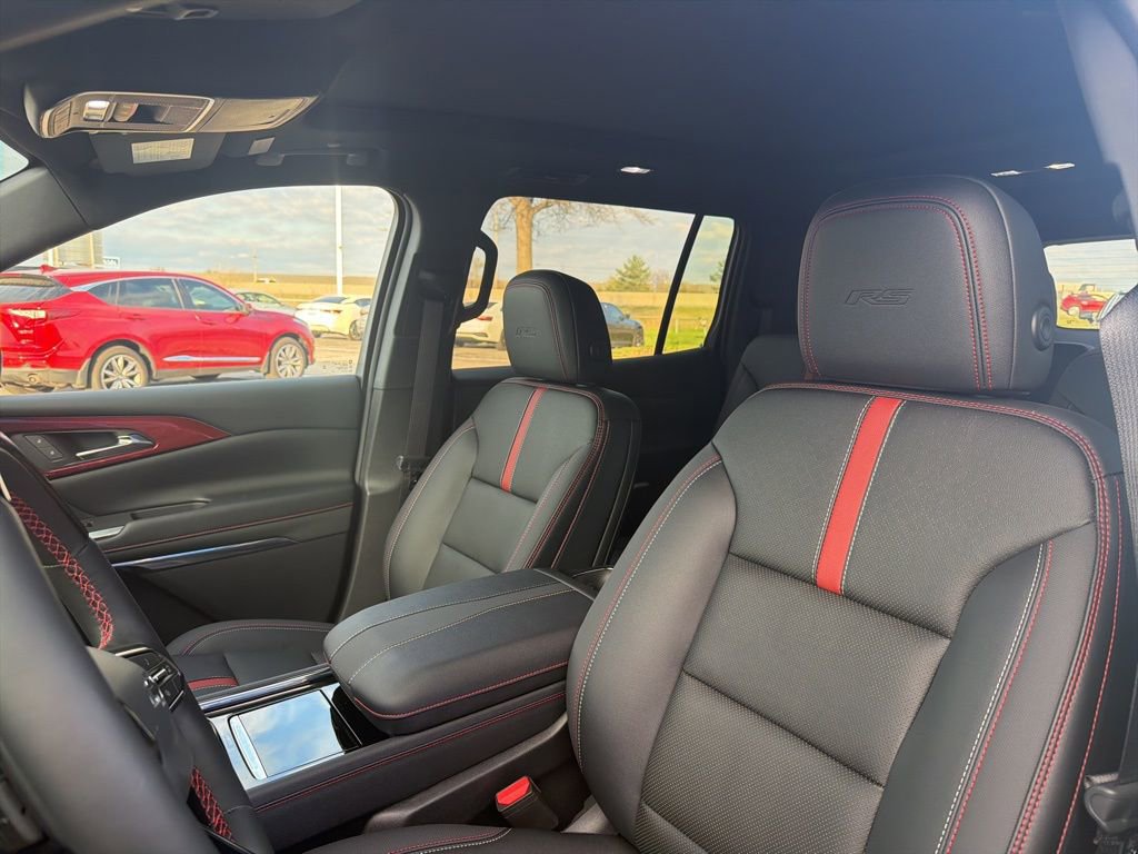 Certified 2025 Chevrolet Traverse RS w/ LPO, Illumination Package image 5