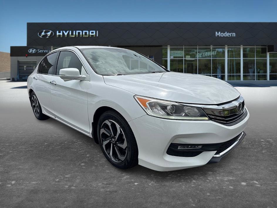 Used 2017 Honda Accord EX-L image 2