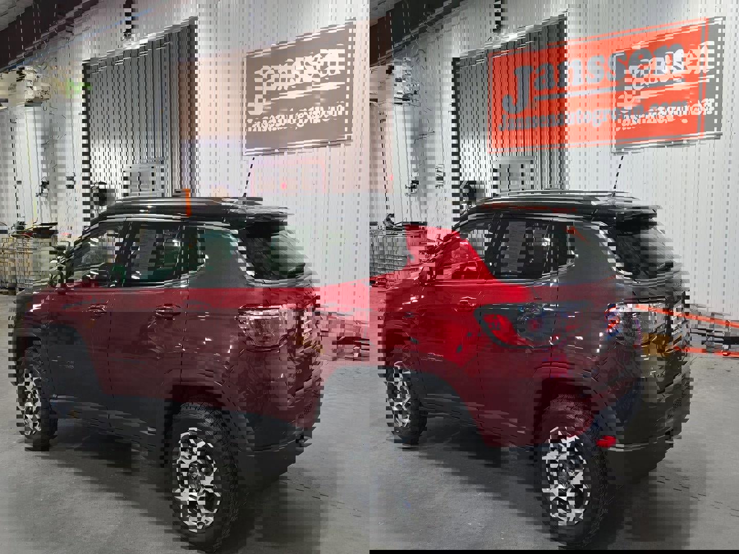 Used 2022 Jeep Compass Trailhawk image 3