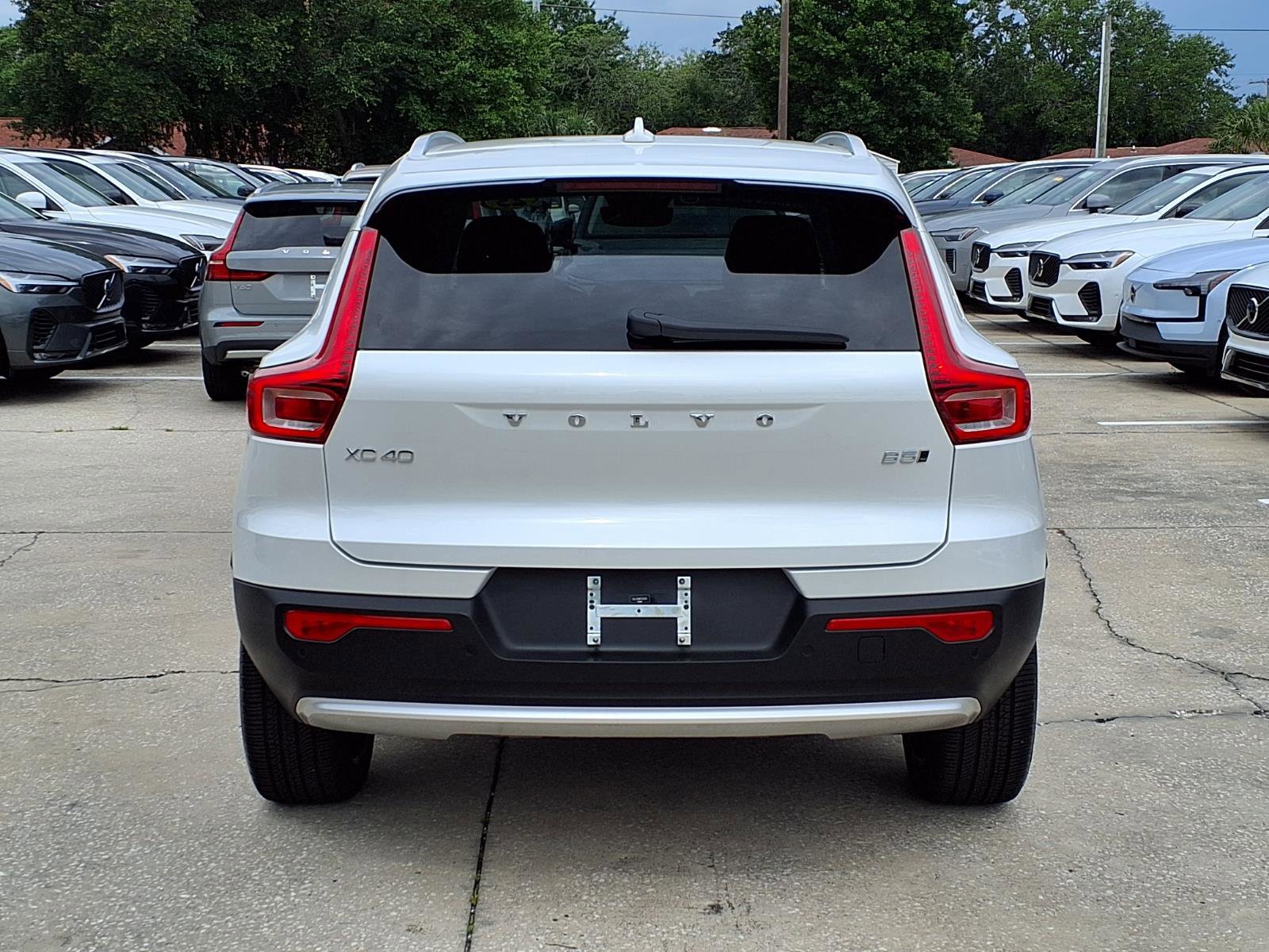 Certified 2023 Volvo XC40 B5 Plus w/ Protection Package Premier AWD/4WD image 6