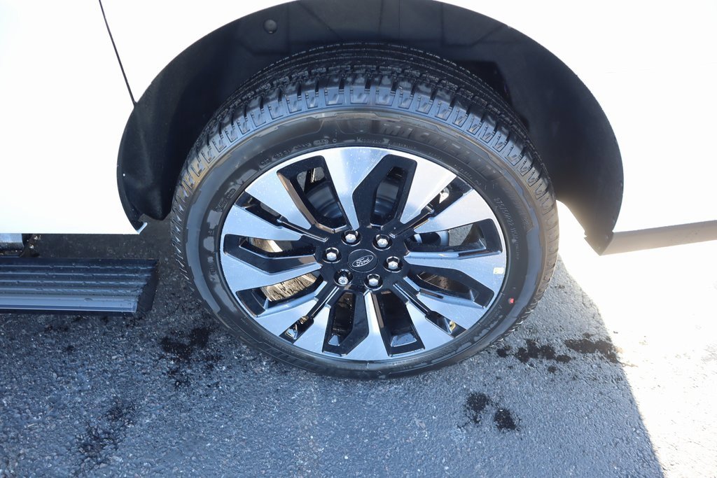 New 2025 Ford Expedition Max Platinum w/ Driver's Package image 21