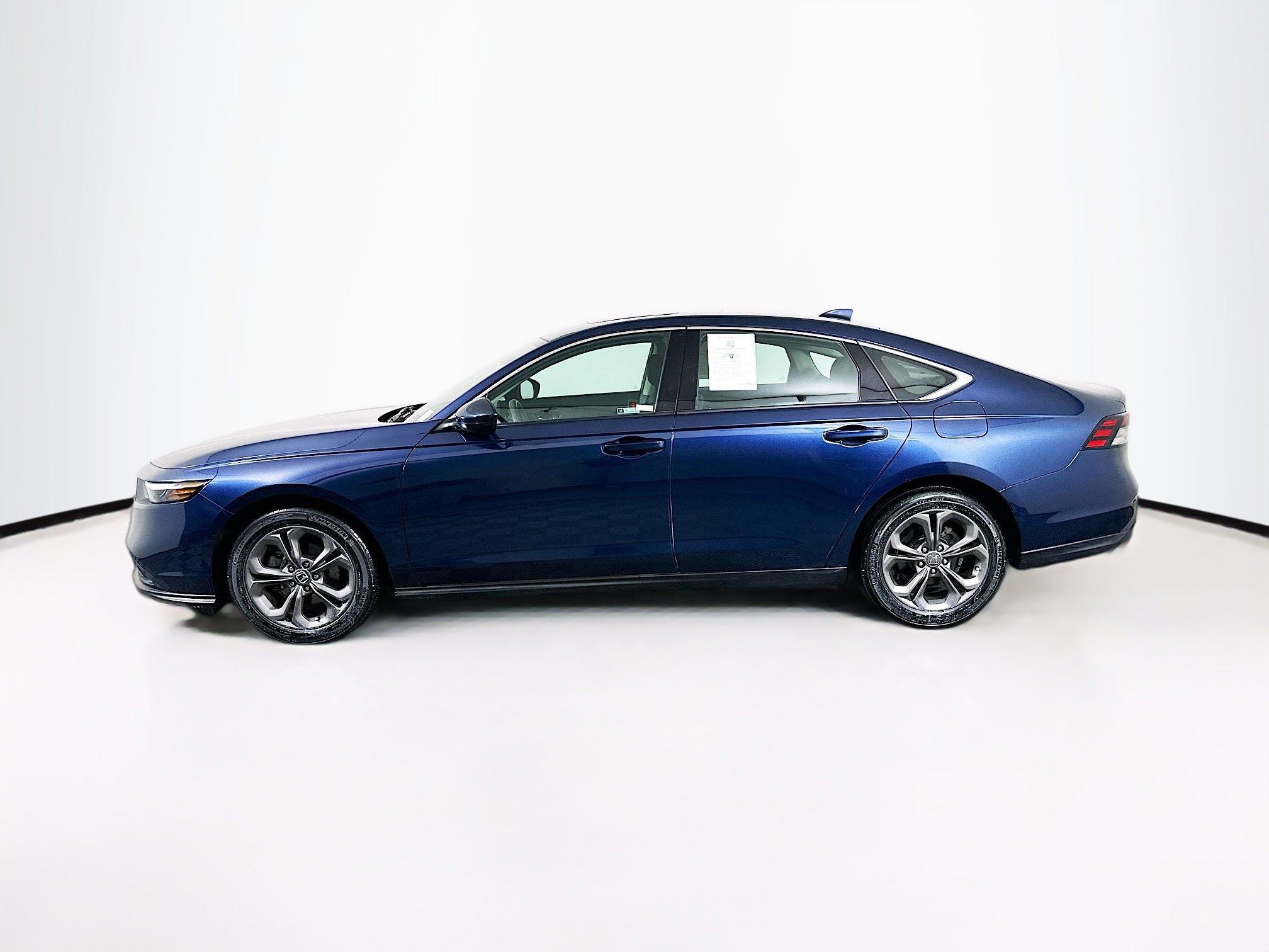 Used 2024 Honda Accord EX image 4