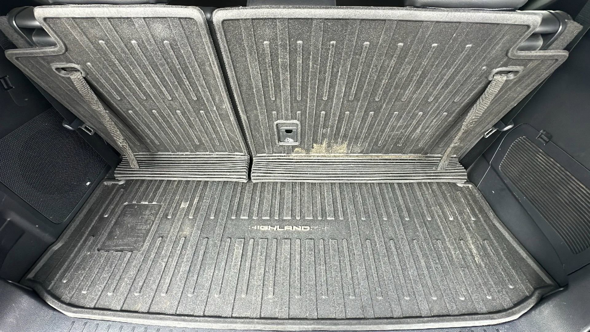 Used 2021 Toyota Highlander Limited image 16