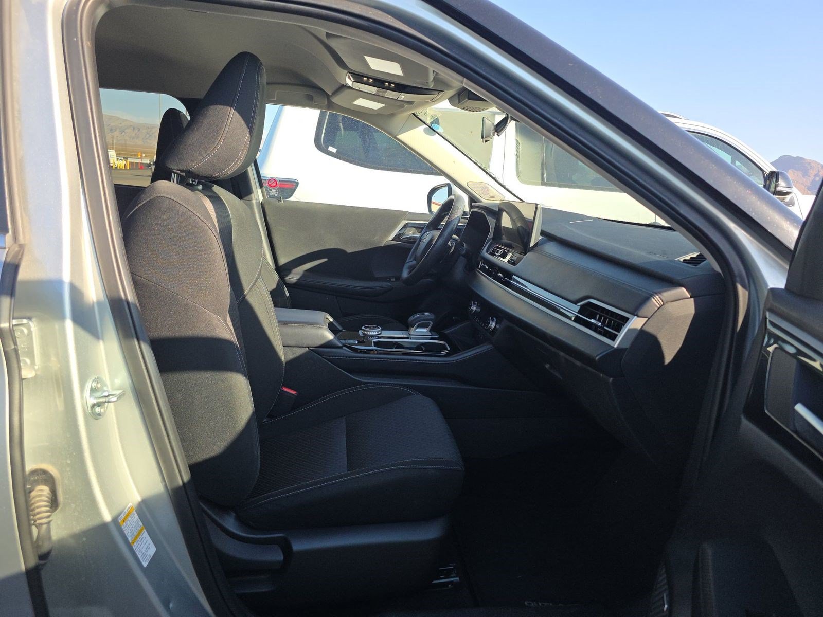 Used 2025 Mitsubishi Outlander ES FWD image 8