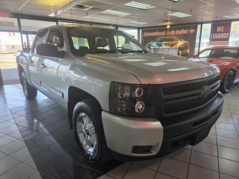 Used 2012 Chevrolet Silverado 1500 LTZ AWD/4WD image 4