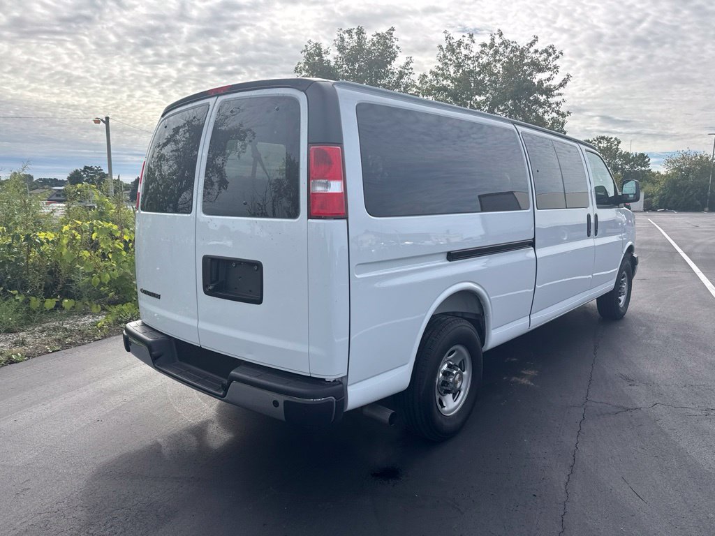 Used 2025 Chevrolet Express 3500 LT w/ LT Preferred Equipment Group RWD image 10
